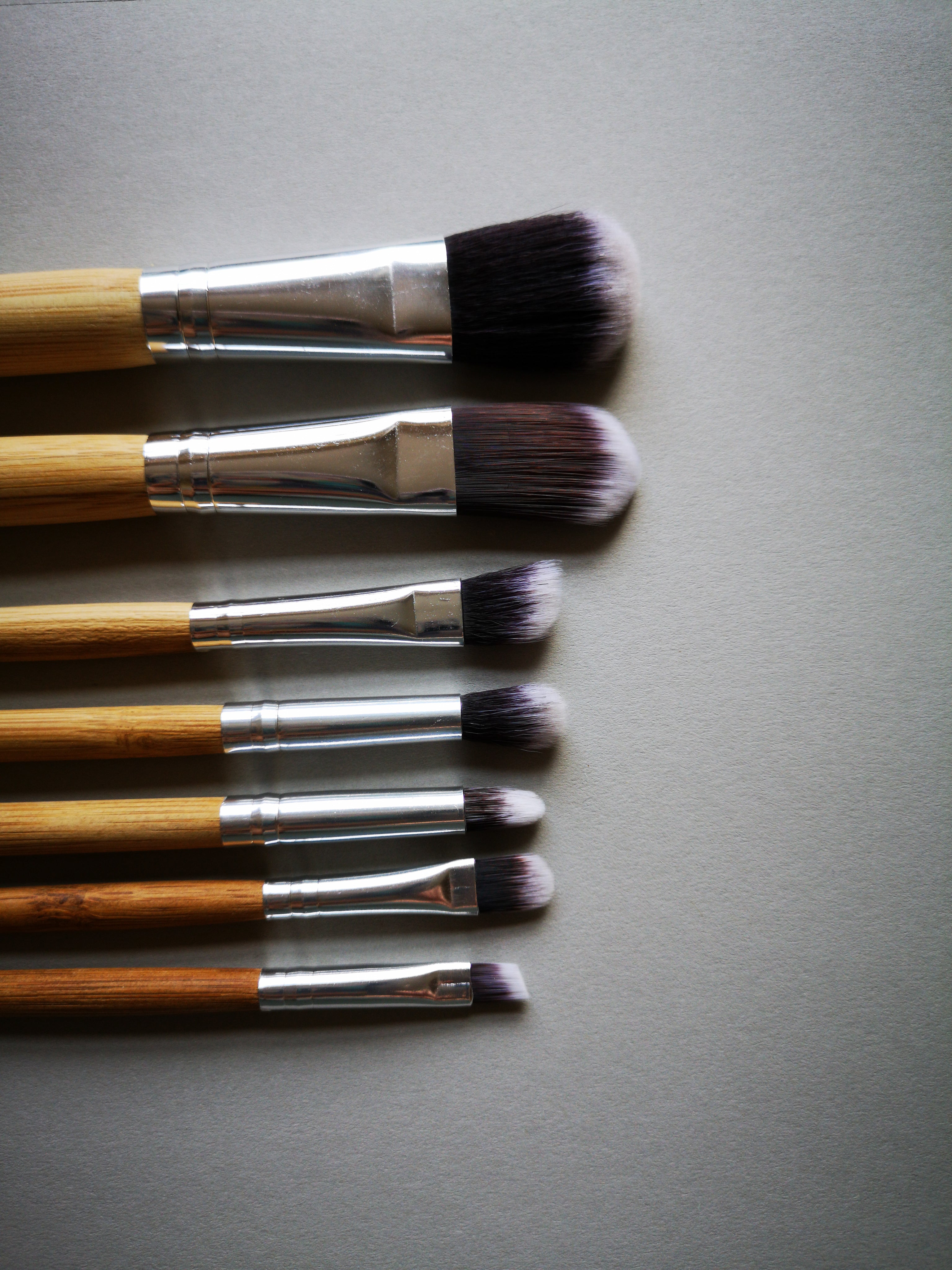 make-up-brushes-in-a-line.jpg